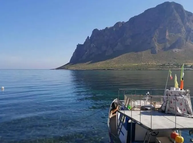 Dove Sorge Il Sole 住宿加早餐酒店 库斯托纳奇