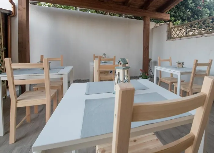 住宿加早餐酒店 Dove Sorge Il Sole 库斯托纳奇